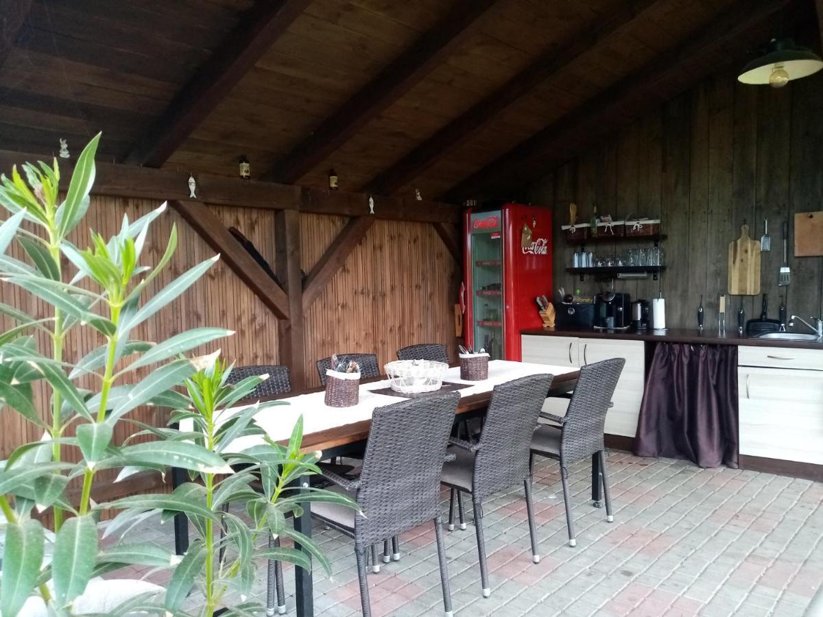 Mija Apartman S Vinnym Sklipkem, Zahradou A Grilem Kajov Exterior photo