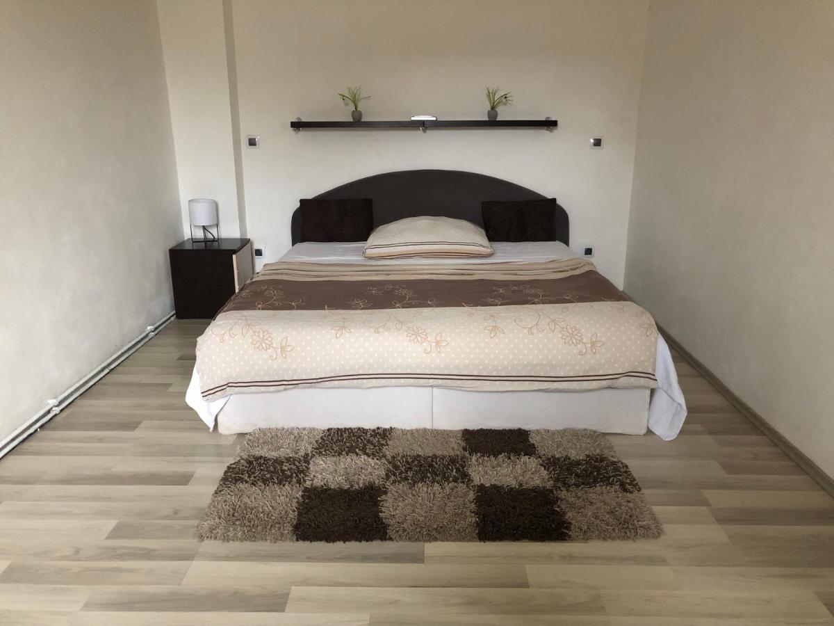 Mija Apartman S Vinnym Sklipkem, Zahradou A Grilem Kajov Exterior photo