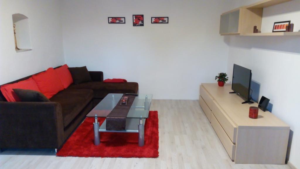 Mija Apartman S Vinnym Sklipkem, Zahradou A Grilem Kajov Exterior photo