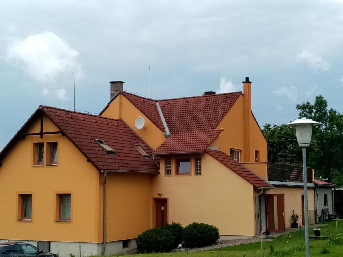 Mija Apartman S Vinnym Sklipkem, Zahradou A Grilem Kajov Exterior photo